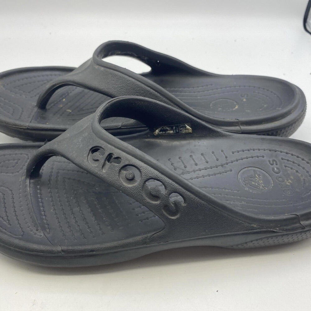 Crocs Thong Sandals Size Women’s 7 Men’s Size 5 Black